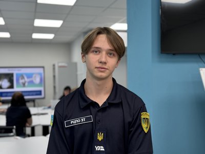 Олександр Науменко майбутній помічник машиніста тепловозу, електровозу, слюсар з ремонту рухомого складу Олександр Науменко майбутній помічник машиніста тепловозу, електровозу, слюсар з ремонту рухомого складу