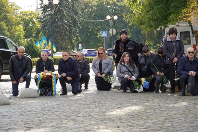 В Ужгороді попрощалися з військовослужбовцем Віктором Завадяком В Ужгороді попрощалися з військовослужбовцем Віктором Завадяком