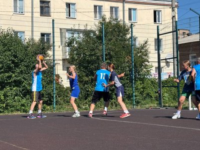 У Бердичеві Тиждень молоді завершили турніром із стритболу за участі молоді, військових та ветеранів У Бердичеві Тиждень молоді завершили турніром із стритболу за участі молоді, військових та ветеранів