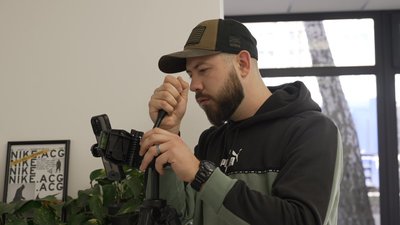 Історія вінничанина Владислава Зелениці: як воїн став відеографом і волонтером Історія вінничанина Владислава Зелениці: як воїн став відеографом і волонтером