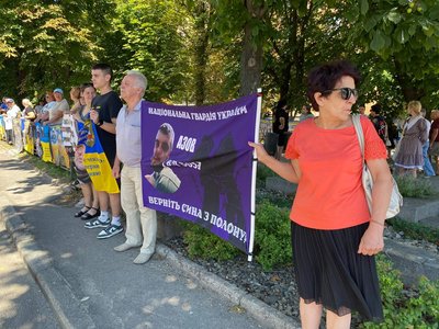 «Поки є надія — надіятимемось»: у Черкасах відбулася акція «Не мовчи — полон вбиває» «Поки є надія — надіятимемось»: у Черкасах відбулася акція «Не мовчи — полон вбиває»