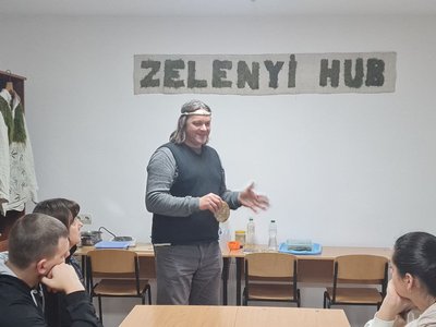 Пластик, органічна сировина, яблучні рештки, Олег Земнухов, Зеленийхаб, екопідошва для взуття, Полський університет