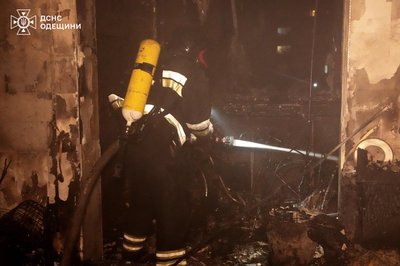 Пожежа під Одесою: через коротке замикання електросамоката під час зарядки загорілась квартира Пожежа під Одесою: через коротке замикання електросамоката під час зарядки загорілась квартира