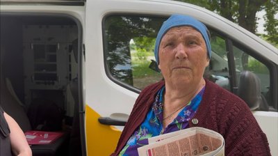 "Треба їхати — люди ж чекають". Як у селі на Дніпропетровщині, за 5 км від фронту, продовжує працювати поштарка "Треба їхати — люди ж чекають". Як у селі на Дніпропетровщині, за 5 км від фронту, продовжує працювати поштарка