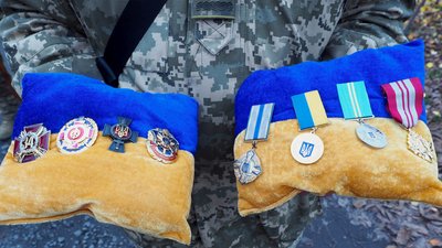 У громаді на Кіровоградщині попрощались із бійцем Костянтином Цьомою