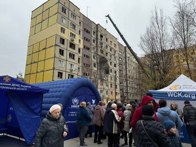 Удар РФ по багатоповерхівці у Дніпрі: що розповіли місцеві жителі