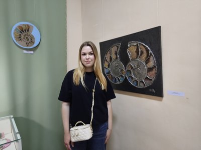 У Житомирі відкрили виставку картин і прикрас з амонітів віком понад 200 мільйонів років У Житомирі відкрили виставку картин і прикрас з амонітів віком понад 200 мільйонів років
