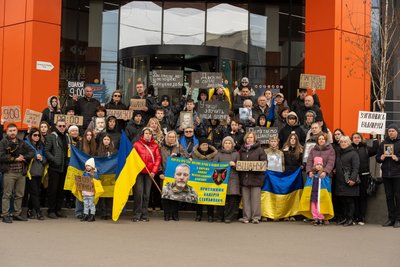 "У пам'ять про Степа": у Вінниці провели персоналізовану хвилину мовчання "У пам'ять про Степа": у Вінниці провели персоналізовану хвилину мовчання