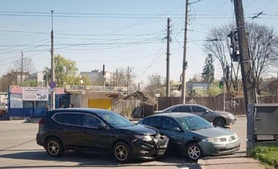 У Хмельницькому поліцейські встановлюють обставини ДТП, в якій травмувалася 58-річна жінка, 19 квітня 2026 року У Хмельницькому поліцейські встановлюють обставини ДТП, в якій травмувалася 58-річна жінка, 19 квітня 2026 року