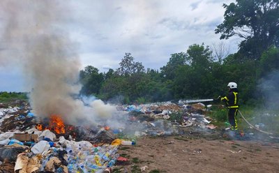 Горіло сміття і суха трава: на Черкащині за добу сталися вісім пожеж на відкритих територіях
