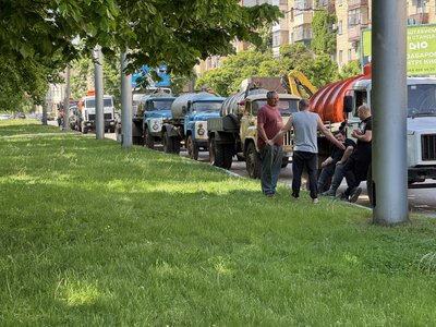 У Полтаві завершили страйк асенізаторів: яких домовленостей досягли з ОВА та Полтававодоканалом У Полтаві завершили страйк асенізаторів: яких домовленостей досягли з ОВА та Полтававодоканалом
