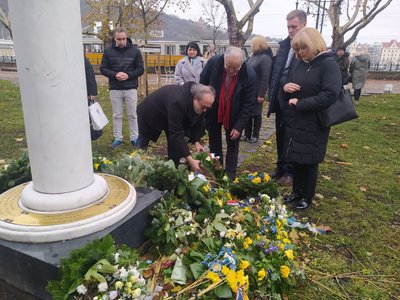 Угорщина, будапешт, пам'ятник голодомору, інститут національно-стратегічних досліджень Угорщина, будапешт, пам'ятник голодомору, інститут національно-стратегічних досліджень