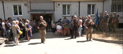 Керував дроном "Баба Яга" та навчав інших. У Кропивницькому попрощалися з Олександром Савченком Керував дроном "Баба Яга" та навчав інших. У Кропивницькому попрощалися з Олександром Савченком