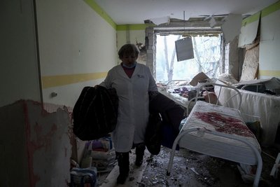 "Ми ніколи не зможемо цього пробачити. Таке час точно не лікує". Спогади породіллі про обстріл пологового у Маріуполі "Ми ніколи не зможемо цього пробачити. Таке час точно не лікує". Спогади породіллі про обстріл пологового у Маріуполі
