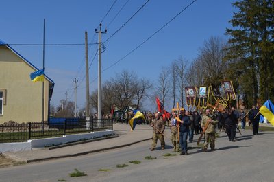 На Тернопільщині попрощалися з військовим Ігорем Медведєвим На Тернопільщині попрощалися з військовим Ігорем Медведєвим