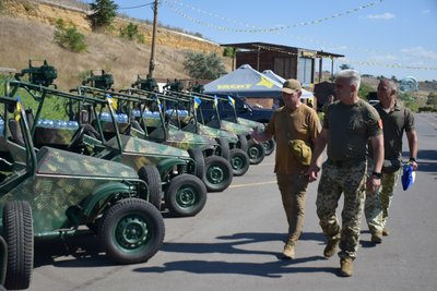 В Одесі вінницькі волонтери передали військовим 11 багі В Одесі вінницькі волонтери передали військовим 11 багі