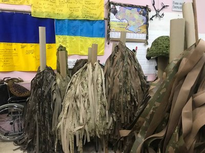 25 жінок і тисячі сіток: як працює волонтерський центр "Нескорені україночки" у Житомирі