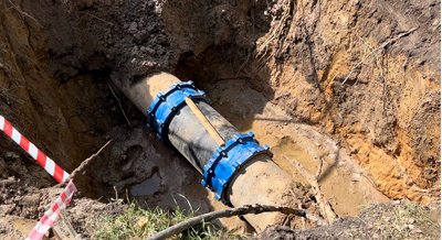 У Миколаєві жителі двох мікрорайонів третій день без води: мережу пошкодив російський снаряд У Миколаєві жителі двох мікрорайонів третій день без води: мережу пошкодив російський снаряд