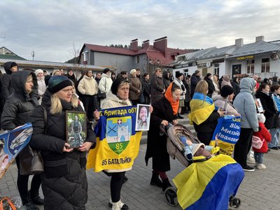 Акція на підтримку військовополонених і зниклих безвісти, акція у Кременці, Тернопільщина, 9 грудня 2025 року Акція на підтримку військовополонених і зниклих безвісти, акція у Кременці, Тернопільщина, 9 грудня 2025 року