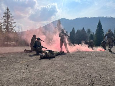 На Львівщині військові з бригади "Хартія" провели вишкіл для дітей