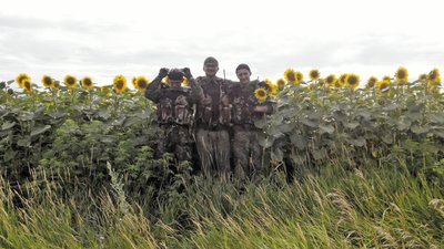 Михайло Гончаренко із побратимами Михайло Гончаренко із побратимами
