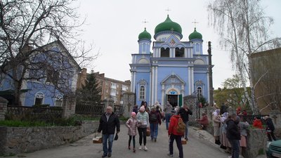 Великдень у Кропивницькому: у храмах моляться та освячують пасхальні кошики