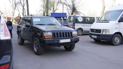Вінницькі школярі передали волонтерам гроші, дрони та прапори для оборонців Вінницькі школярі передали волонтерам гроші, дрони та прапори для оборонців