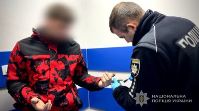 В Одесі зі стріляниною викрали 19-річну дівчину: затримали трьох чоловіків В Одесі зі стріляниною викрали 19-річну дівчину: затримали трьох чоловіків