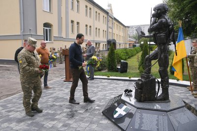 Пам’ятник полеглим зв’язківцям відкрили на Рівненщині Пам’ятник полеглим зв’язківцям відкрили на Рівненщині