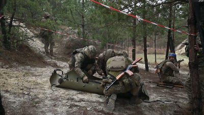 "Зараз важко — буде легше в бою": як курсанти готуються до фронту "Зараз важко — буде легше в бою": як курсанти готуються до фронту