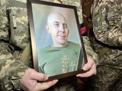 У Полтаві попрощалися із двома воїнами, які загинули на війні з РФ У Полтаві попрощалися із двома воїнами, які загинули на війні з РФ
