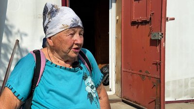 «Нікуди не збираємося»: як живе Билбасівка за 25 кілометрів від фронту «Нікуди не збираємося»: як живе Билбасівка за 25 кілометрів від фронту