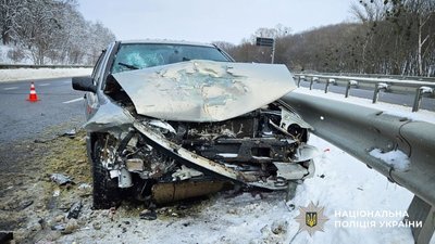 На Полтавщині сталася ДТП за участі чотирьох авто: серед травмованих дворічна дитина На Полтавщині сталася ДТП за участі чотирьох авто: серед травмованих дворічна дитина