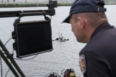 "Не хочеться, щоб через рік-два мій син знайшов небезпечні залишки". Як піротехніки ДСНС розміновують річки Миколаївщини "Не хочеться, щоб через рік-два мій син знайшов небезпечні залишки". Як піротехніки ДСНС розміновують річки Миколаївщини