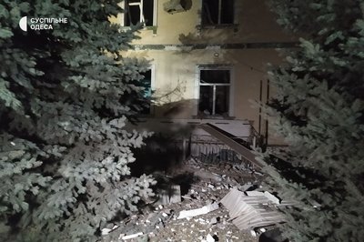 Наслідки влучання російської ракети по монастирю в Одесі. ФОТО Наслідки влучання російської ракети по монастирю в Одесі. ФОТО