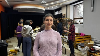 Марта Перепічка, волонтери, окопні свічки, "Хартія-Хаб", Франківськ Марта Перепічка, волонтери, окопні свічки, "Хартія-Хаб", Франківськ