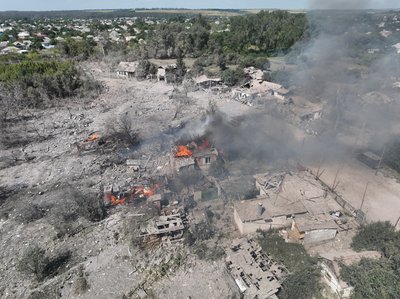 Руйнування внаслідок влучання по Ізюму на Харківщині Руйнування внаслідок влучання по Ізюму на Харківщині