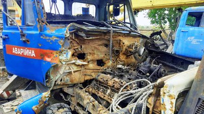"Були вибухи та прильоти": енергетики з Кіровоградщини відновлюють електрику Херсонщини "Були вибухи та прильоти": енергетики з Кіровоградщини відновлюють електрику Херсонщини