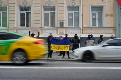 У Харкові відбулася перша з квітня акція на підтримку військовополонених У Харкові відбулася перша з квітня акція на підтримку військовополонених