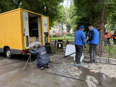 "Зі мною був онук і він мене врятував": у Сумах усувають наслідки російської атаки 20 червня "Зі мною був онук і він мене врятував": у Сумах усувають наслідки російської атаки 20 червня