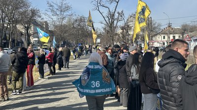 "Чекаємо, віримо": у Миколаєві нагадали про зниклих безвісти та полонених військових "Чекаємо, віримо": у Миколаєві нагадали про зниклих безвісти та полонених військових