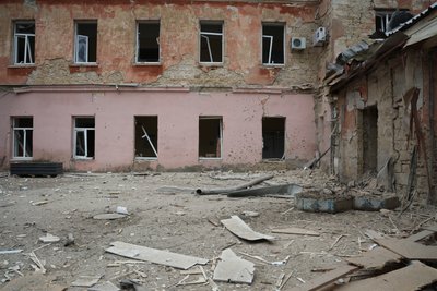 Російські дрони атакували заклад охорони здоров'я у Херсоні: що відомо про наслідки Російські дрони атакували заклад охорони здоров'я у Херсоні: що відомо про наслідки