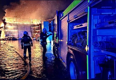 У Черкасах горів склад із будівельними матеріалами У Черкасах горів склад із будівельними матеріалами