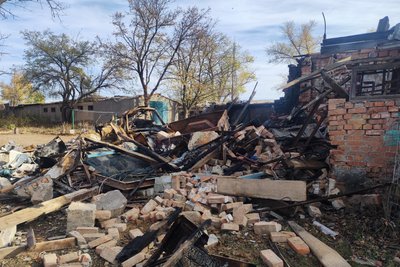 "Стіна була — її нема. Мене так трясло". Олексієво-Дружківка після авіаудару: репортаж "Стіна була — її нема. Мене так трясло". Олексієво-Дружківка після авіаудару: репортаж