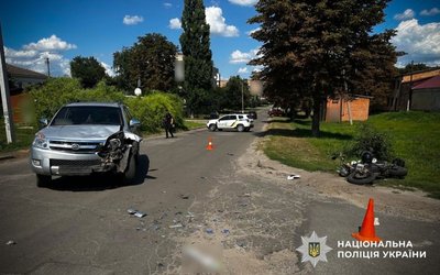 У Гадячі в ДТП отримав травми 32-річний мотоцикліст: його госпіталізували У Гадячі в ДТП отримав травми 32-річний мотоцикліст: його госпіталізували