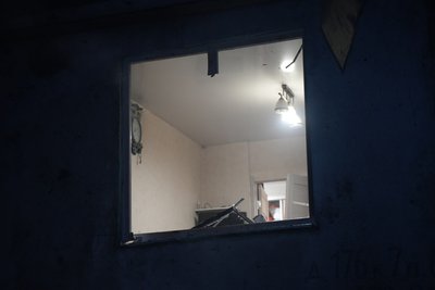 Вибите вікно в багатоповерхівці в Основ'янському районі Харкова Вибите вікно в багатоповерхівці в Основ'янському районі Харкова