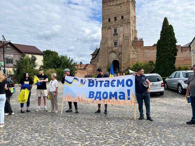 У Луцьку зустріли 24-річного військового, який провів у полоні РФ 3 роки