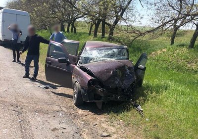 Четверо дорослих та двоє дітей у лікарні: на Одещині зіштовхнулися дві автівки Четверо дорослих та двоє дітей у лікарні: на Одещині зіштовхнулися дві автівки