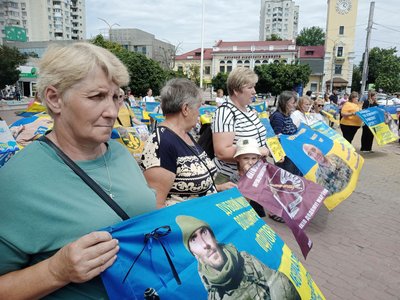 "Було важко, він передчував": у Хмельницькому відбулась 155 акція "Поверніть героїв з полону"