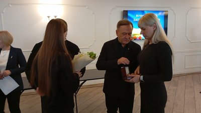 Нагородження рідних загиблих бійців, ЗСУ, День добровольця, Тернопільська ОВА Нагородження рідних загиблих бійців, ЗСУ, День добровольця, Тернопільська ОВА